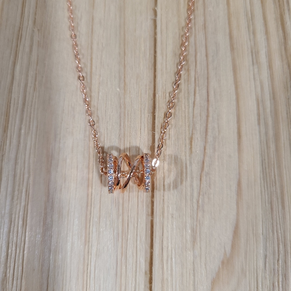 🩷🩷NEW🩷🩷 GORGEOUS!! CZ Spiral Cylinder Charm Necklace in ROSE GOLD Plating - Picture 11 of 14